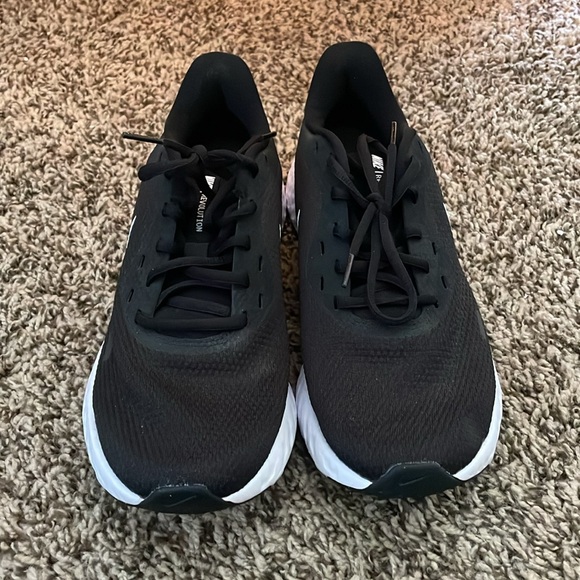 Nike Revolution Running Shoes - Picture 2 of 3